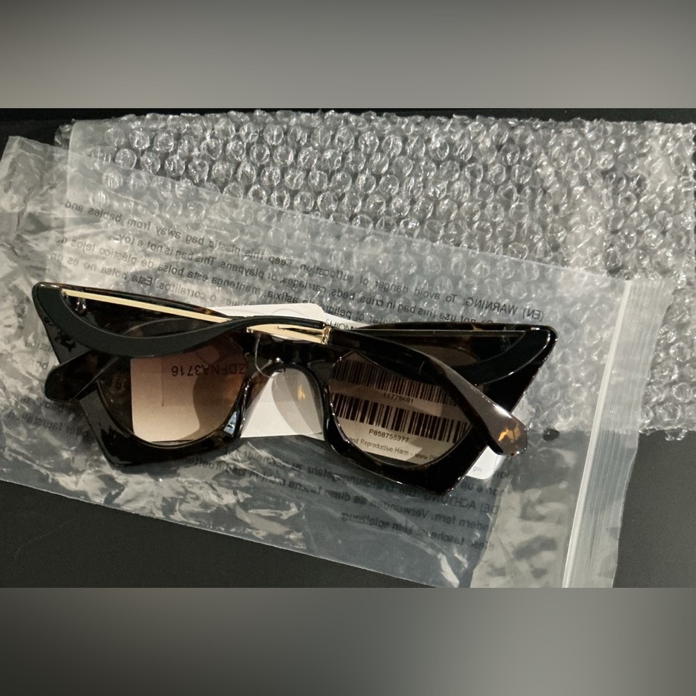 Fashion Nova Black and Gold Cat-Eye Sunglasses